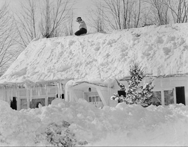 Blizzard of 1977 - Eastern Blvd