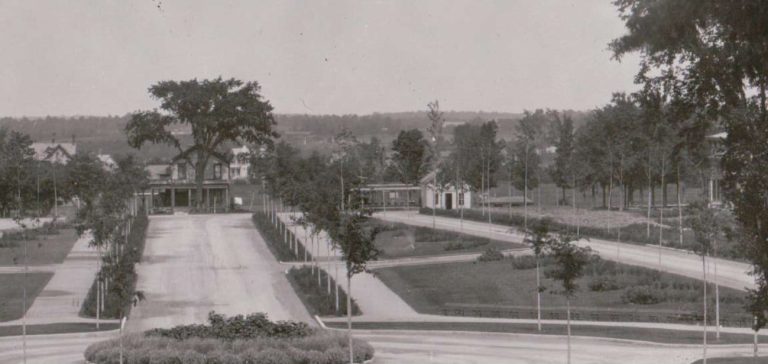 Thompson Park Circle (1901 - Present)
