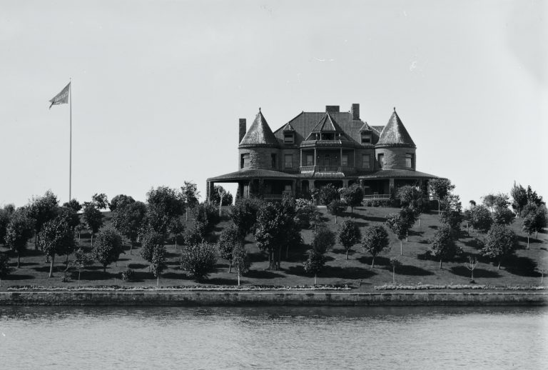 Emery Castle On Calumet Island - 1,000 Islands (1894 - 1956)