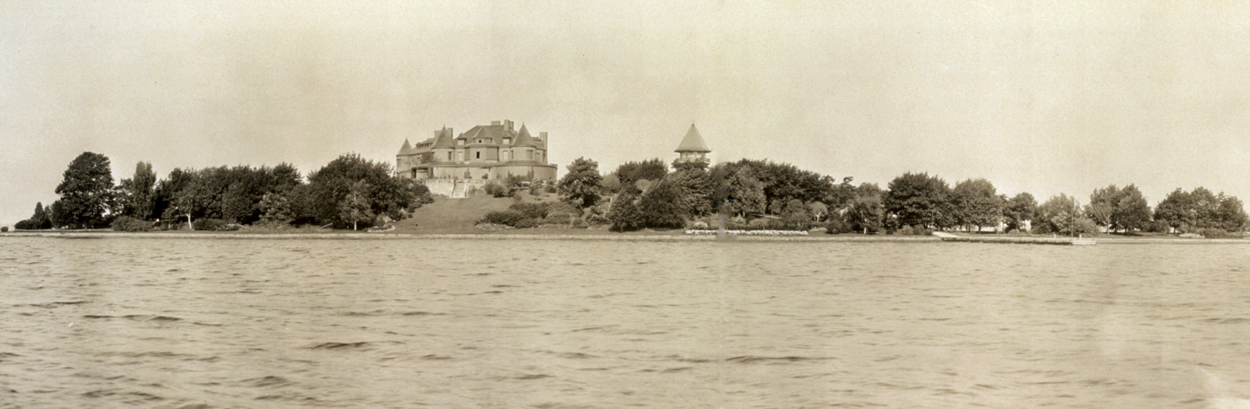 Emery Castle On Calumet Island 1,000 Islands (1894 1956)