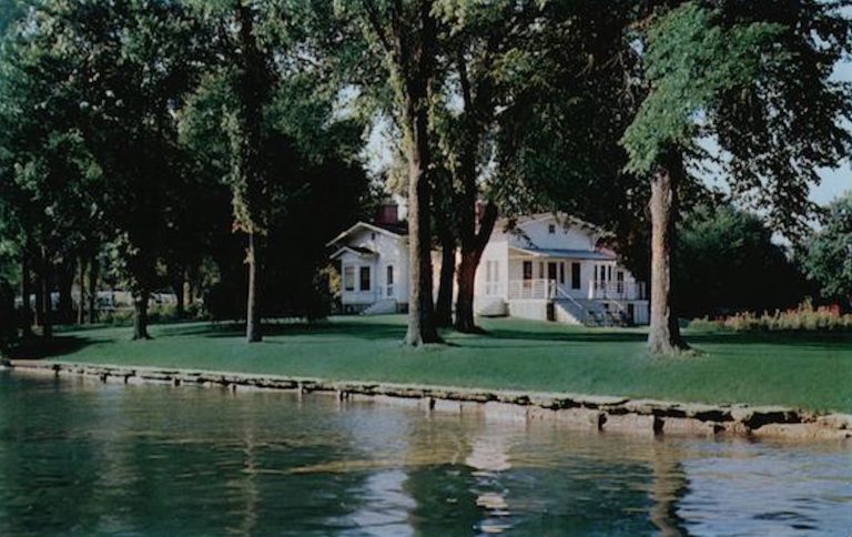 George Boldt's Wellesley House - 1000 Islands