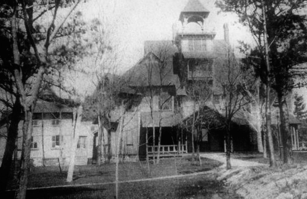 Donahue Summer Home Steamboat Island