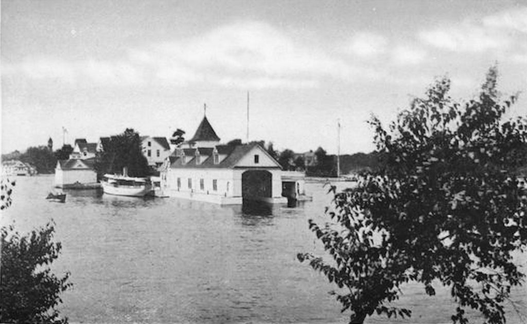 Wau Winet boathouse early 1900s