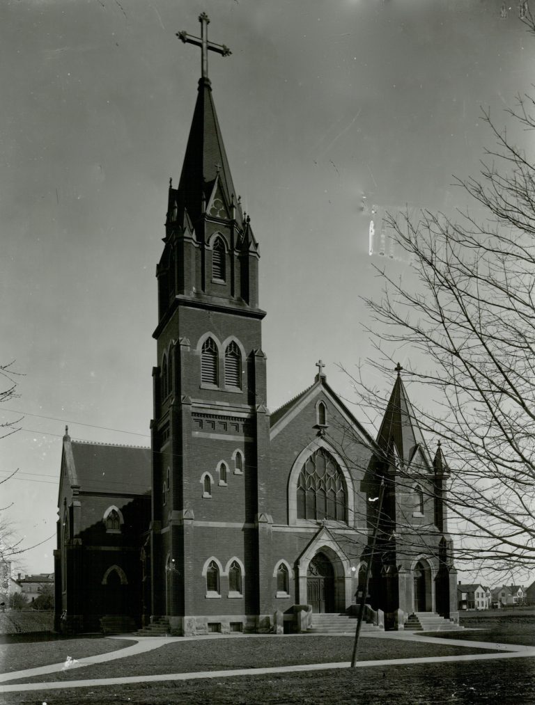 Sacred Heart Church (1906 - 1969)