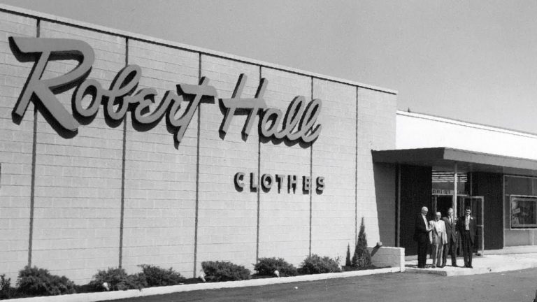 Robert Hall Clothing - Outer Washington St. (1960 - 1977)