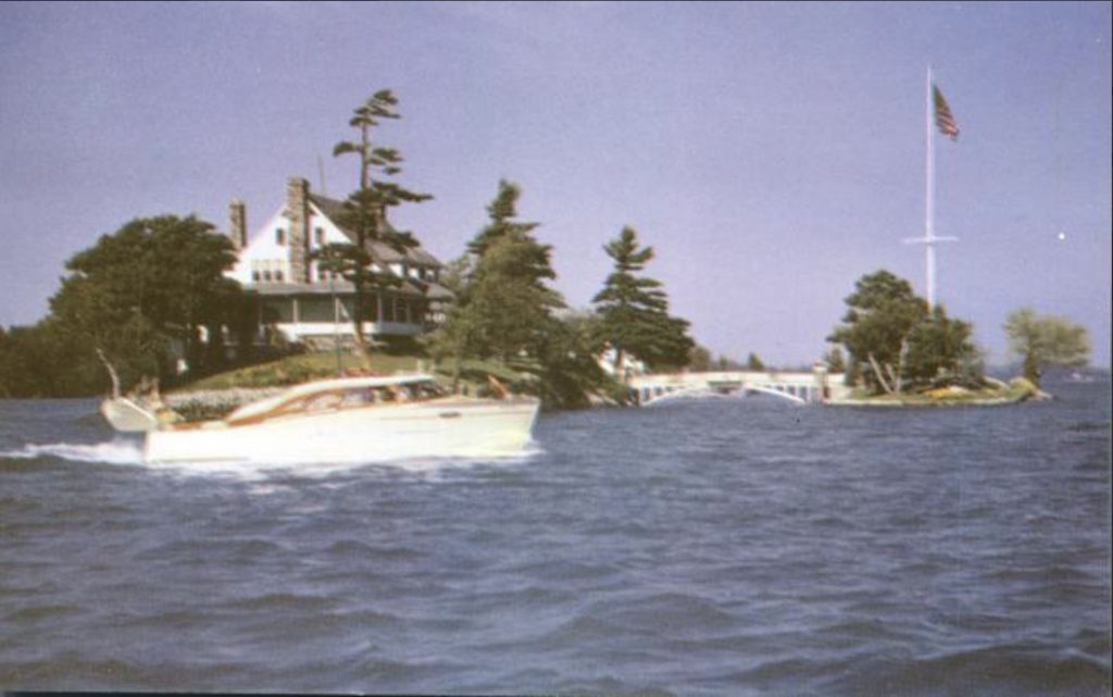 Boat passing Zavikon Island