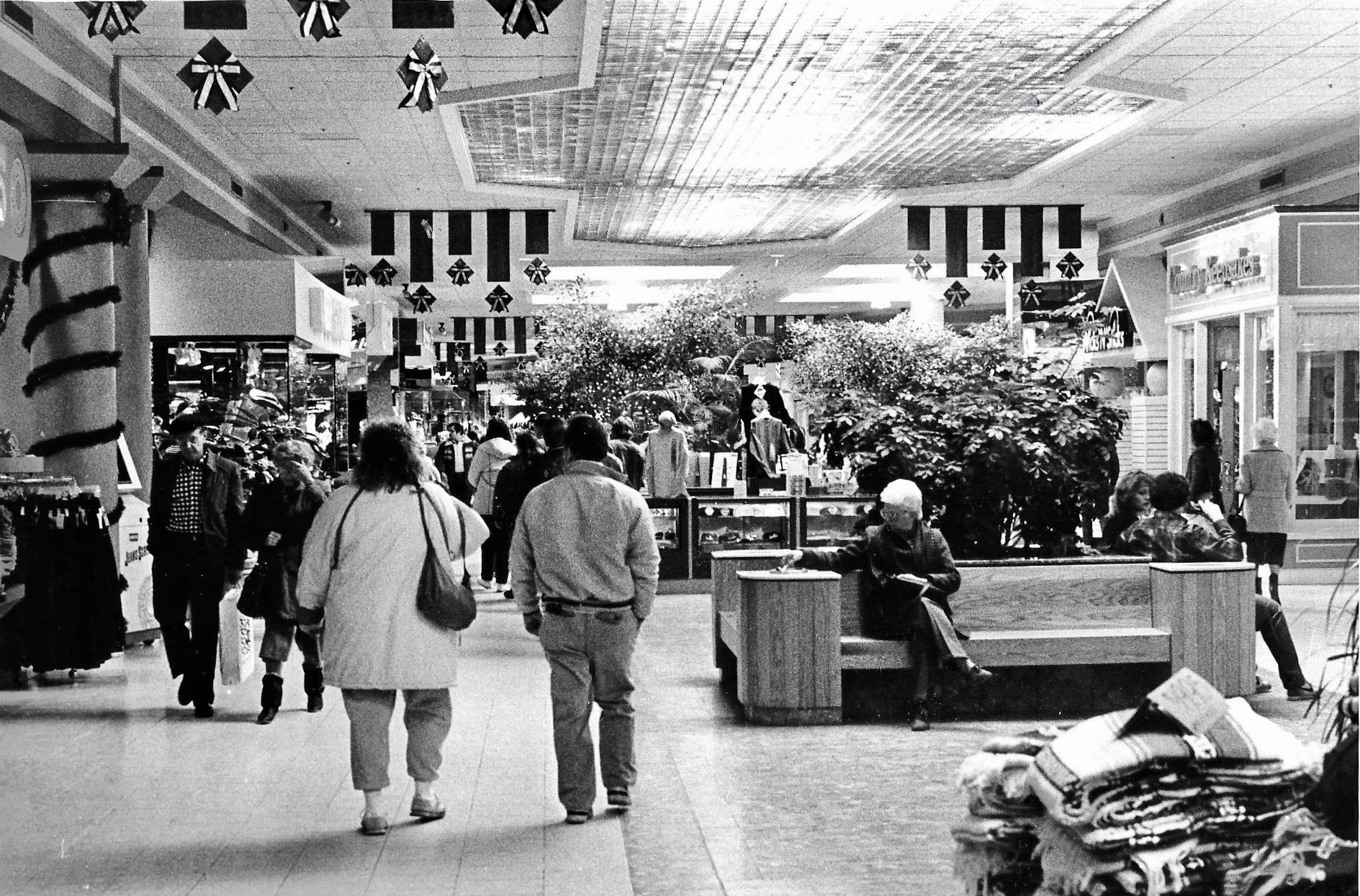 salmon run mall dec 1989 2 -