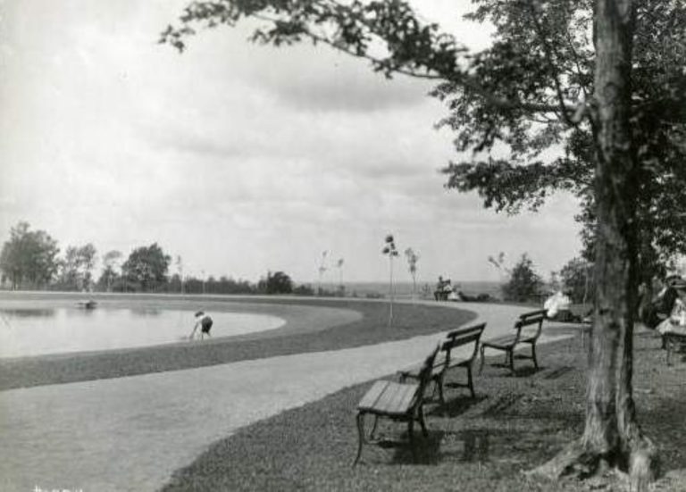 Thompson Park Wading Pool (1902 - 1978)