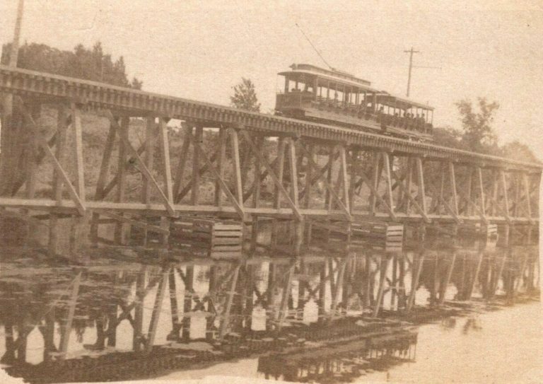 The Watertown Street Railway Co opens in 1891