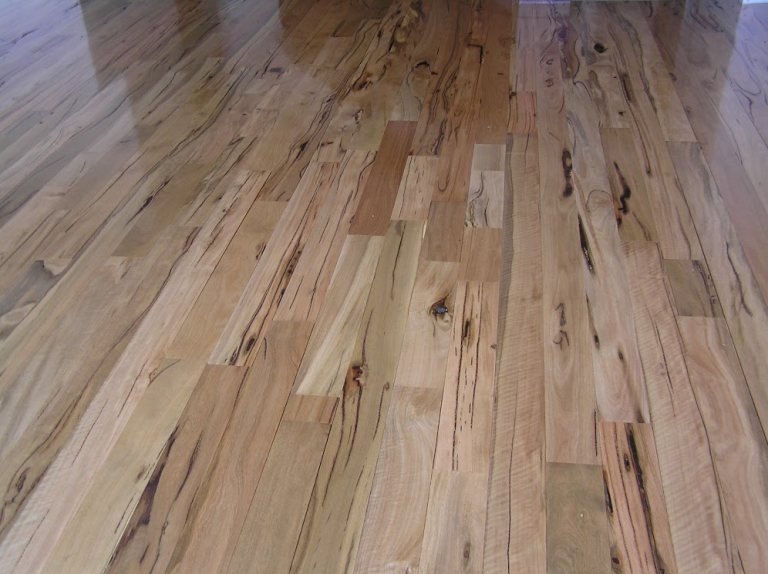 floor stripping 768x574